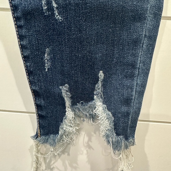 Judy Blue destroyed Jeans sharkbite hem 15/32 - Picture 4 of 5